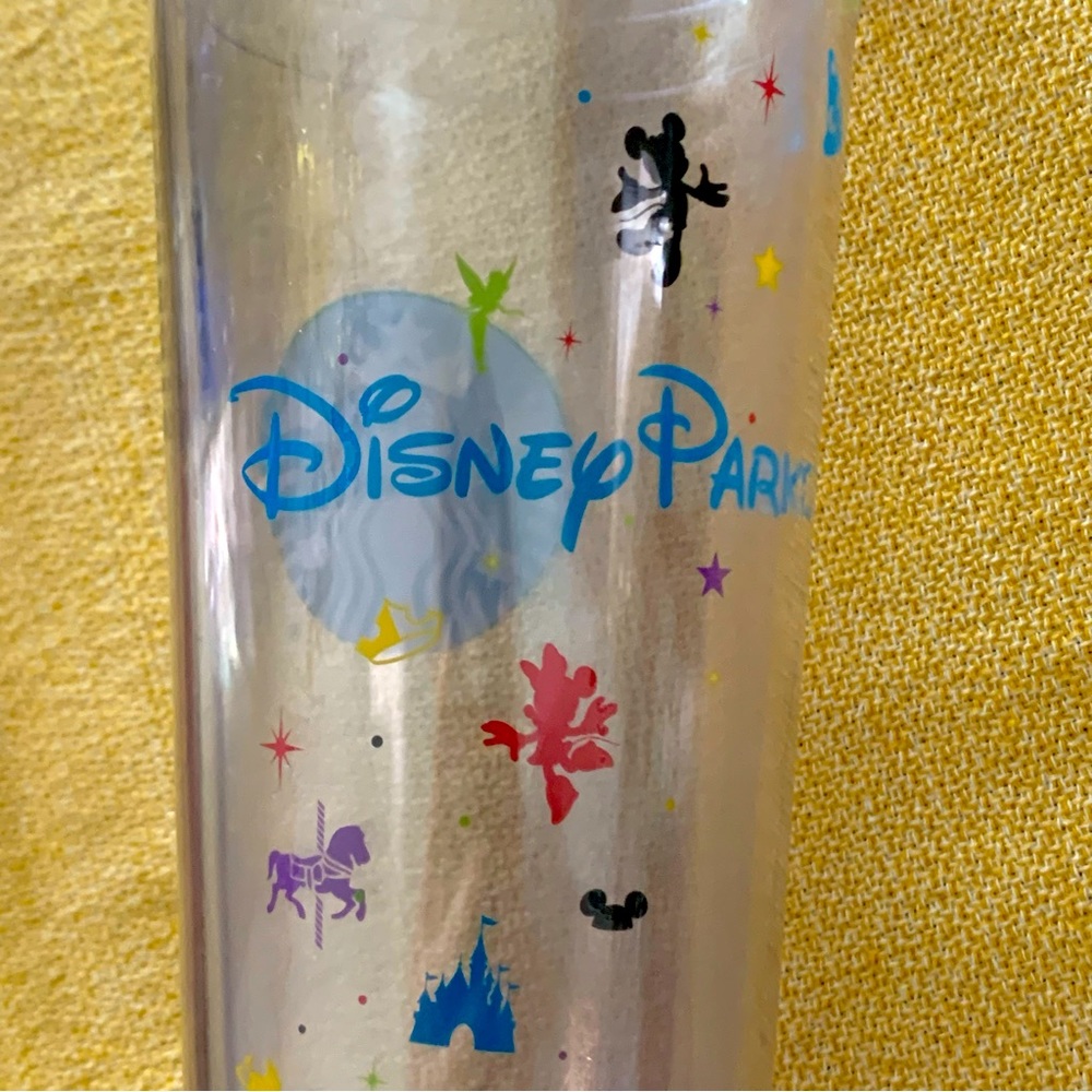 Rare STARBUCKS DISNEY PARKS 1st edition 24 oz Venti tumbler cup with lid